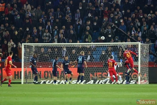 djaniny-ilk-golu-hazirladi-ikinci-gole-de-imzasini-atti-trabzon-kayseriyi-iki-farkli-geriye-dustugu-macta-devi-1645826153682.jpeg