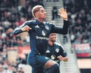 Manchester farka koştu