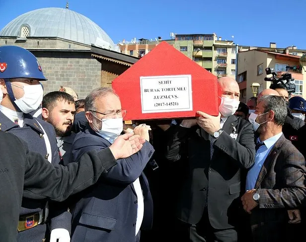 baskan-erdogandan-sehit-jandarma-uzman-cavus-burak-tortumlunun-ailesine-bassagligi-mesaji-1634923838233.jpeg