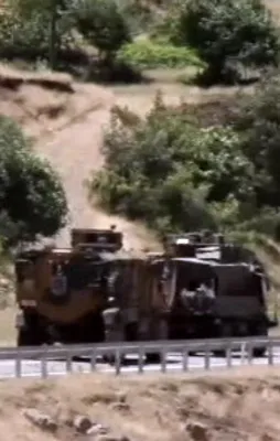 Hakkari'de 2'si uzman çavuş 4 kişi kaçırıldı