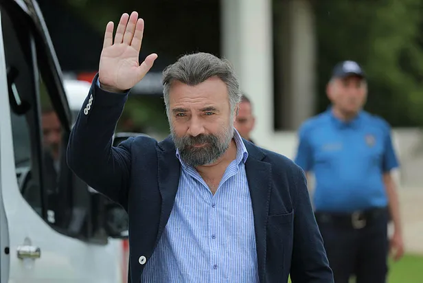 edho-bitti-mi-edho-final-mi-yapacak-eskiya-hukumdar-olmazin-basrol-oyuncusu-oktay-kaynarcadan-ilk-aciklama-geldi-hoscakalin-1635676117784.jpg Resmi açıklama geldi mi? EDHO son dakika bitti mi, final mi yaptı? EDHO final mi yapacak? Oktay Kaynarca'dan dikkat çeken EDHO paylaşımı!-5