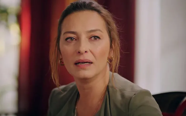 kirmizi-odada-panik-havasi-yaratacak-olay-cekimlerin-iptal-edilmesi-an-meselesi-1635152747021.jpg Kırmızı Oda'da panik havası yaratacak olay! Çekimlerin iptal edilmesi an meselesi...-3