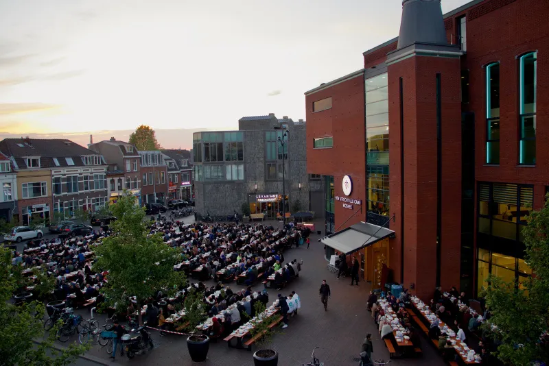 Hollanda'da "Cami Meydanı"nda sokak iftarı - 1