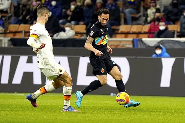 hakan-calhanoglundan-liverpoola-gozdagi-buraya-bunu-gostermek-icin-geldim-1644942135521.jpeg Hakan Çalhanoğlu'ndan İngilizlere gözdağı! "Tüm silahları kullanacağız"-4