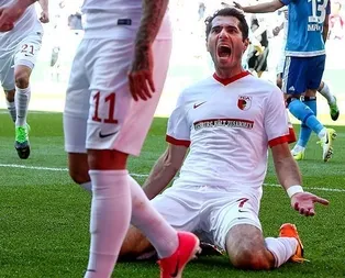 Halil Altıntop attı Augsburg kazandı