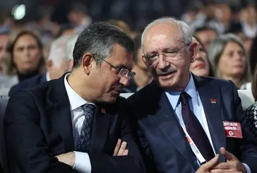 'Özel' haber! Özgür Özel kurultayda etrafa gülücük saçıp durdu! Timsah gözyaşlarını dökmeyi ihmal etmedi