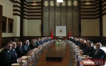 Fulbol camiası Küliye’de! Başkan Erdoğan kulüp başkanlarıyla tek tek tokalaştı