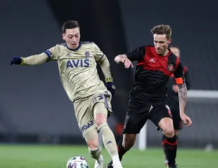 Yıldız isim İstanbul’da kaldı! İşte yeni kulübü...