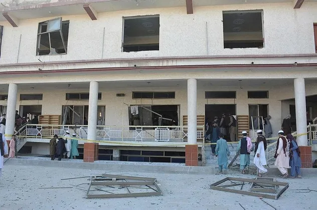 Pakistan'da bombalı saldırı: 4 ölü