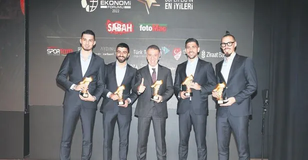 Ödül fırtınası! Son şampiyon Trabzonspor Turkuvaz Medya’da onurlandırıldı