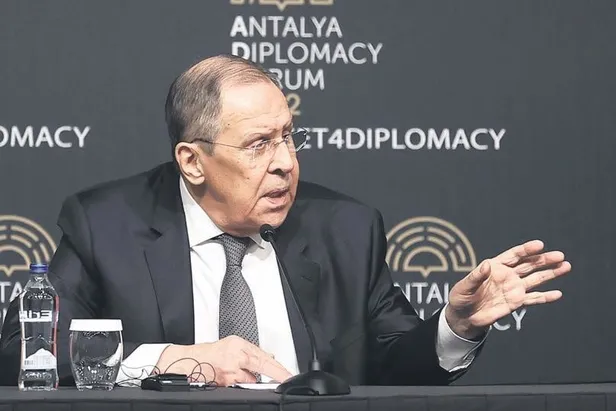 rusya-dogum-hastanesini-silah-deposu-bahanesiyle-yerle-bir-etti-3-olu-17-yarali-1646950276324.jpeg Rusya, doğum hastanesini silah deposu bahanesiyle yerle bir etti: 3 ölü 17 yaralı-15