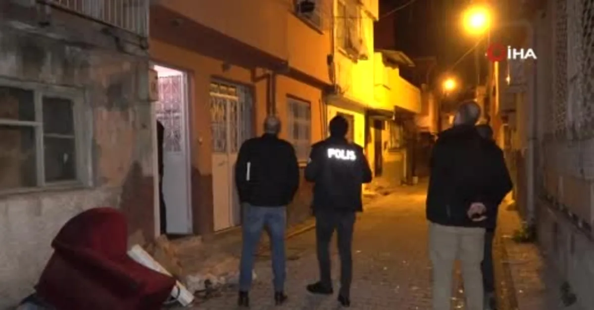SON DAKİKA: Adana'da gece yarısı dehşet anları: Anne ve babasını rehin aldı oturdukları evi ateşe verdi