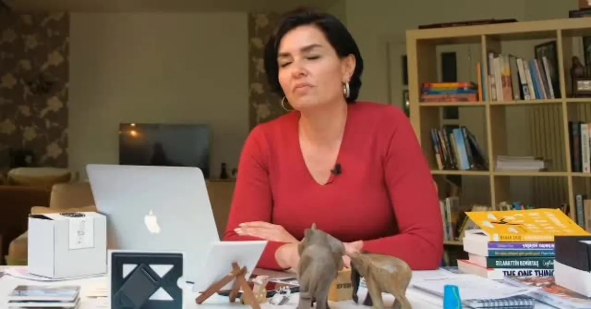 Halk TV sunucusu Özlem Gürses de 29 Mart sabahı otobüse binip işine giden yolculara hakaret etmiş!