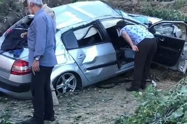 Bitlis'te iki araç kafa kafaya çarpıştı: 7 yaralı