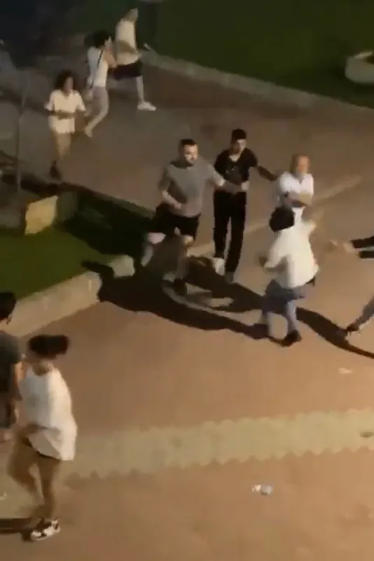 Esenyurt'ta bu kez site karıştı: Savaş gibi kavga - 6