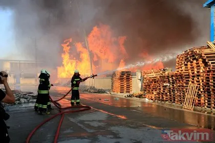Konya’da mobilya dekorasyon fabrikasında yangın