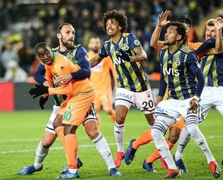 Fenerbahçede Alanyaspor maçı sonrası hakeme büyük öfke