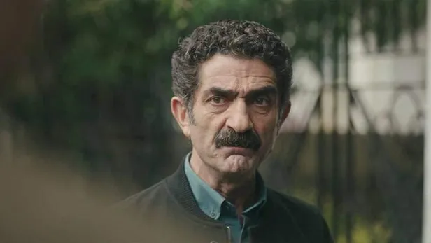 kurban-babayi-kim-oynuyor-ben-bu-cihana-sigmazamin-kurban-babasi-ali-seckiner-alici-kimdir-kac-yasinda-nereli-1663593390259.jpg Kurban Baba'yı kim oynuyor? Ben Bu Cihana Sığmazam'ın Kurban Baba'sı Ali Seçkiner Alıcı kimdir, kaç yaşında, nereli, hangi dizilerde oynadı?-3