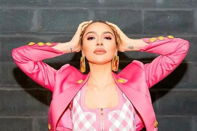 Hadise, yeni çalışması 'Hay Hay'ı duyurdu