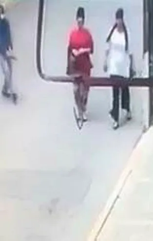 Avcılar'da sokak ortasında dehşet! Adım adım takip edip eski eşine kurşun yağdırdı