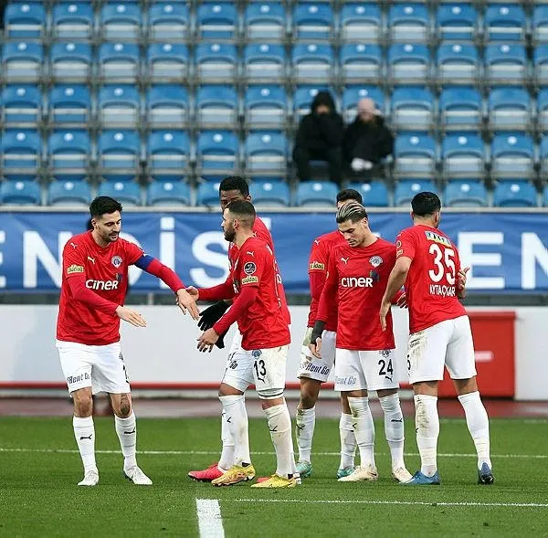 istanbulda-gol-yagmuru-kasimpasa-giresunspor-5-1-mac-sonucu-1675267770511.jpeg İstanbul'da gol yağmuru! Kasımpaşa Giresunspor 5-1 | MAÇ SONUCU-3