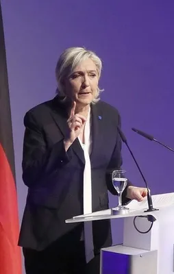 Le Pen: Avrupa Birliği öldü