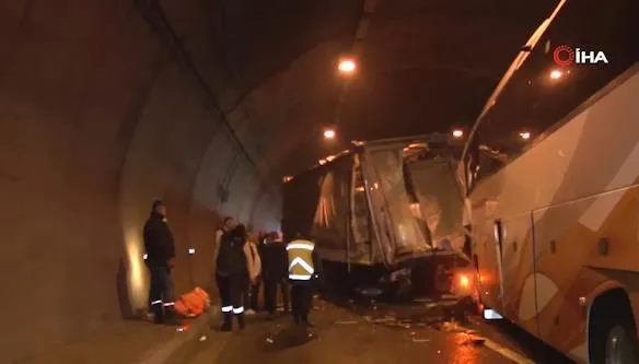 osmaniyede-felaket-tunel-icinde-yanan-arac-zincirleme-kazaya-neden-oldu-olu-ve-yaralilar-var-1706997530266.jpeg Osmaniye'de felaket! Tünel içinde yanan araç zincirleme kazaya neden oldu! Ölü ve yaralılar var-3