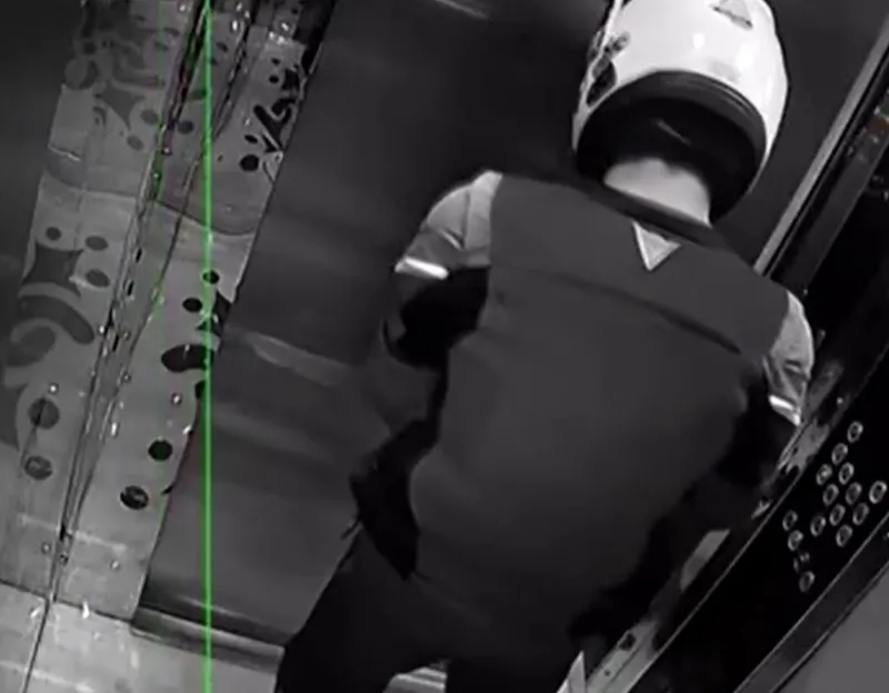 eesenyurtta-kurye-tuvaletini-yaptigi-asansorde-mahsur-kaldi-1724754878799.jpg Esenyurt'ta kurye tuvaletini yaptığı asansörde mahsur kaldı-3