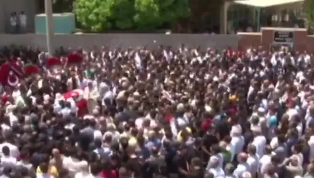 "Kahrolsun PKK" sloganıyla uğurladılar