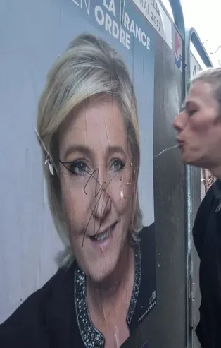 Konu İslam düşmanlığı olunca Macron ve Le Pen tek yürek oldu! Skandal 'başörtüsü yasaklansın' çağrısı