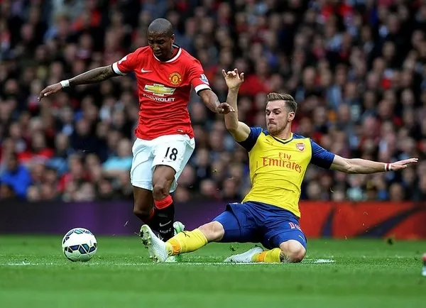 Fenerbahçe Ashley Young'ı bitiriyor!-3