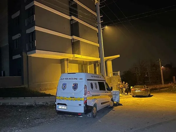 Düzce'de kan donduran son! 13. kattan düşen kişi hayatını kaybetti-2