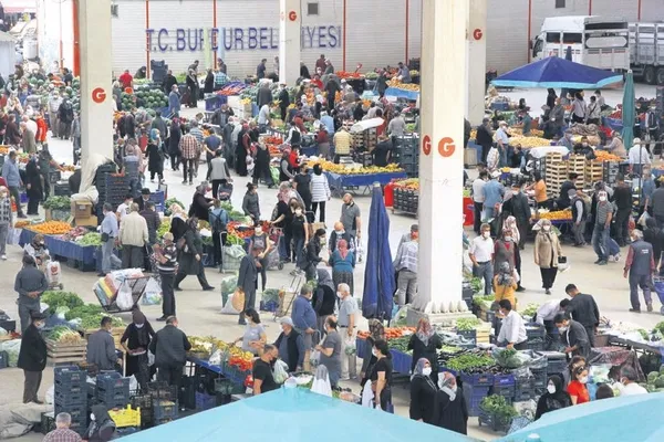 Türkiye pandemi nedeniyle 17 günlük kapanmaya gitti. Ama kumarhaneler, alışkanlıklarından vazgeçmedi-3