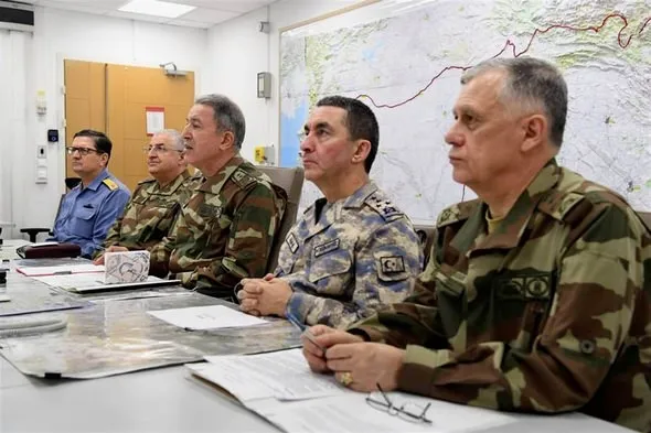 Dünya Afrin'e kilitlendi! Zeytin Dalı Harekatı'nı böyle gördüler