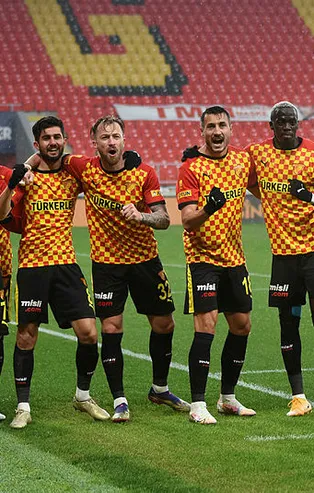 Göztepe: 2 - Medipol Başakşehir: 1 | Geniş maç özeti