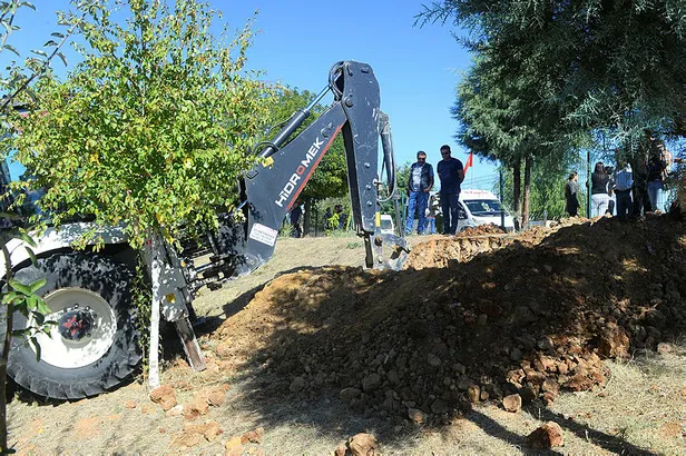 Korkunç cinayeti yıllar sonra itiraf etti! Gözleri önünde baltayla...-1