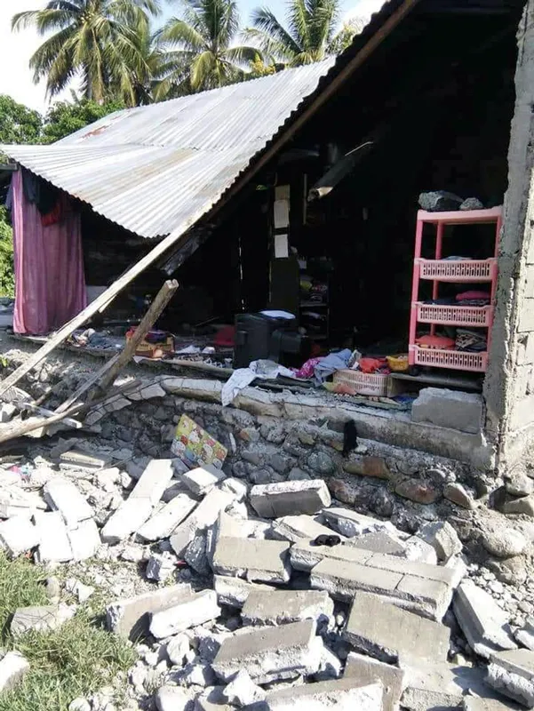 Endonezya'daki deprem ve tsunamide 384 kişi öldü - 5