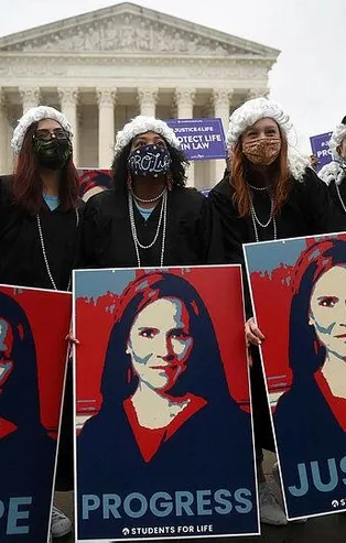 ABD Başkanı Trump’ın Yüksek Mahkeme adayı Barrett için onay oturumu başladı | Amy Coney Barrett kimdir?