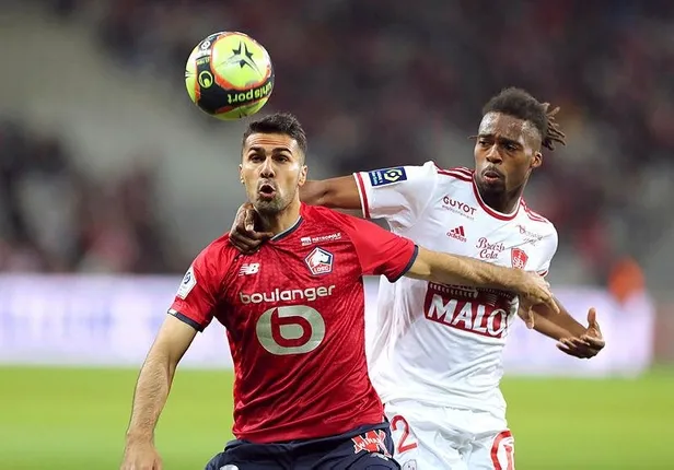 burak-yilmaz-ve-zeki-celik-ter-doktu-lille-ile-brest-yenisemedi-1635026673815.jpeg Burak Yılmaz ve Zeki Çelik ter döktü! Lille ile Brest yenişemedi-5