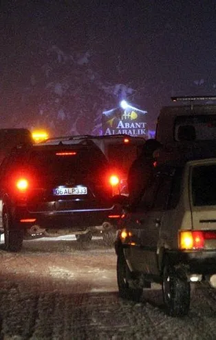 Abant'ta kar çilesi! Tatilciler otellere sığındı