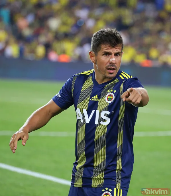 Fenerbahçe ve Milli Takımımızın kaptanı Emre Belözoğlu: Her Türk vatandaşı Barış Pınarı Harekatı'nı desteklemeli - 17