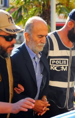 Tutuklanan eski valinin üzerinde Arapça not