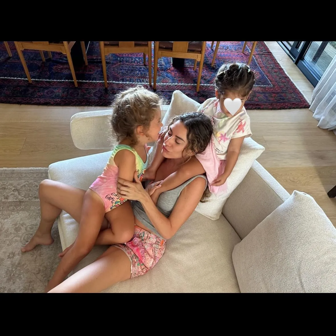 Ekranda A.B.İ evde baba! Sinem Kobal ve Kenan İmirzalıoğlu’nun masalsı aşkı - 19