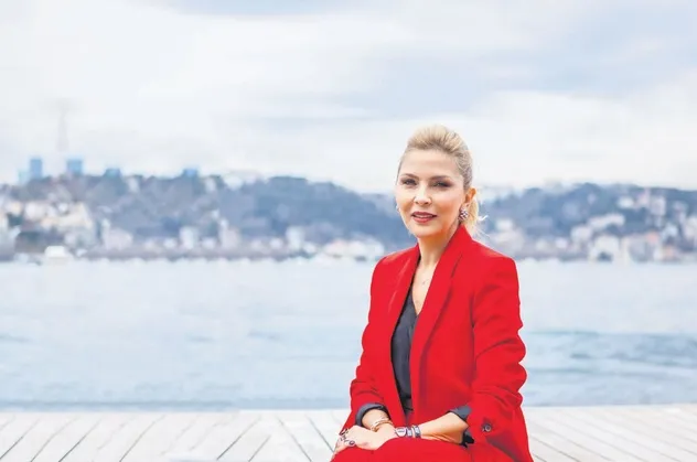Sosyetik Mine Kalpakçıoğlu CHP’li Bodrum Belediyesi’ne, Arzu Sabancı da Boğaz’daki kirliliğe isyan etti!