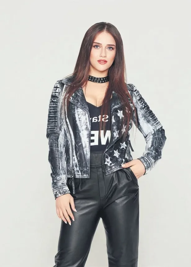 pazar-aksami-ilk-bolumuyle-ekrana-gelen-atvnin-yeni-dizisi-adi-sevgi-cok-begenildi-1647285843355.jpeg Pazar akşamı ilk bölümüyle ekrana gelen ATV'nin yeni dizisi ‘Adı Sevgi’ çok beğenildi-2