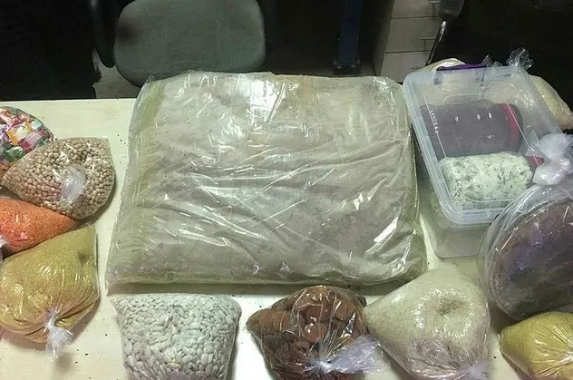 Van'da kargo merkezinde 11 kilo eroin ele geçirildi