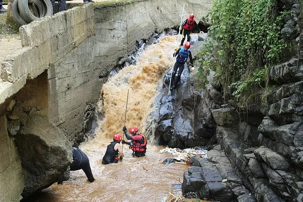 Rize'deki sel felaketinde kaybolan iki kişi aranıyor-4