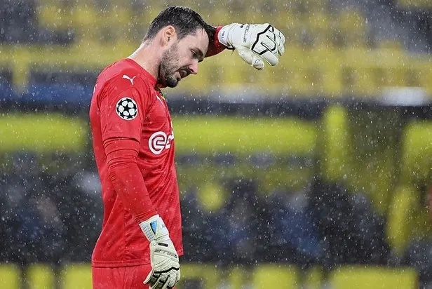 acil-koduyla-kaleci-arayan-galatasaray-dortmundun-isvicreli-eldivenine-kancayi-atti-hedef-roman-burki-1643402293538.jpeg Acil koduyla kaleci arayan Galatasaray, Dortmund'un İsviçreli eldivenine kancayı attı! Hedef Roman Bürki-4