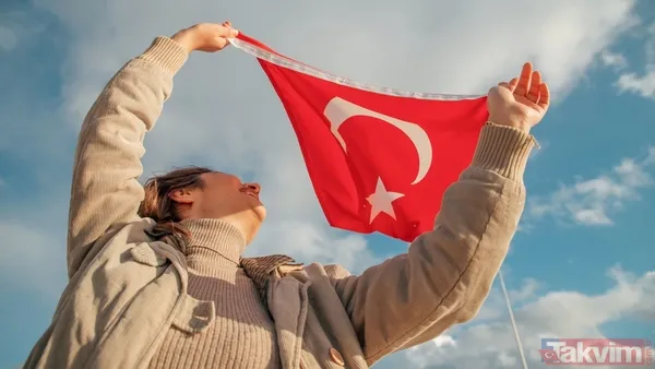 Büyükçekmece'de 30 Ağustos Zafer Bayramı Etkinlikleri Kapsamında Büyük Zafer Yürüyüşü Ve Büyük Ata Konseri Düzenlenip Gülçin Ergül Sahne Alacak.