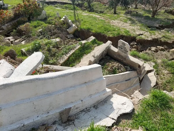 Hatay'da 50 mezarın Asi Nehri'nde sürüklendiği iddia edildi-4